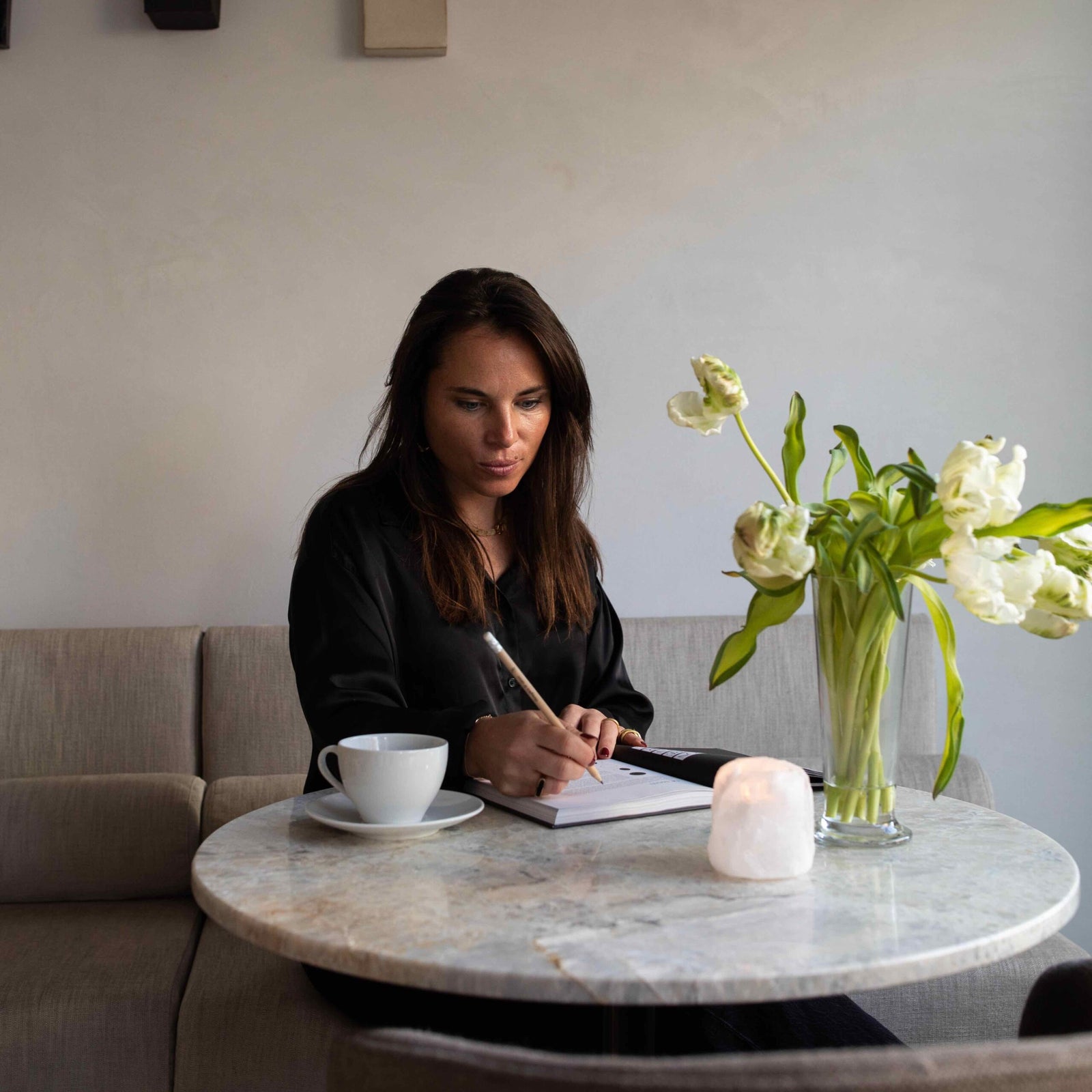 Volle maan in tweelingen: over body language en loslaten